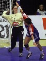 Rutine. Lene Rantala kan i en alder af 42 år få comeback på det danske kvindelandshold i håndbold. Her er hun i aktion under EM 1998. Arkivfoto. 