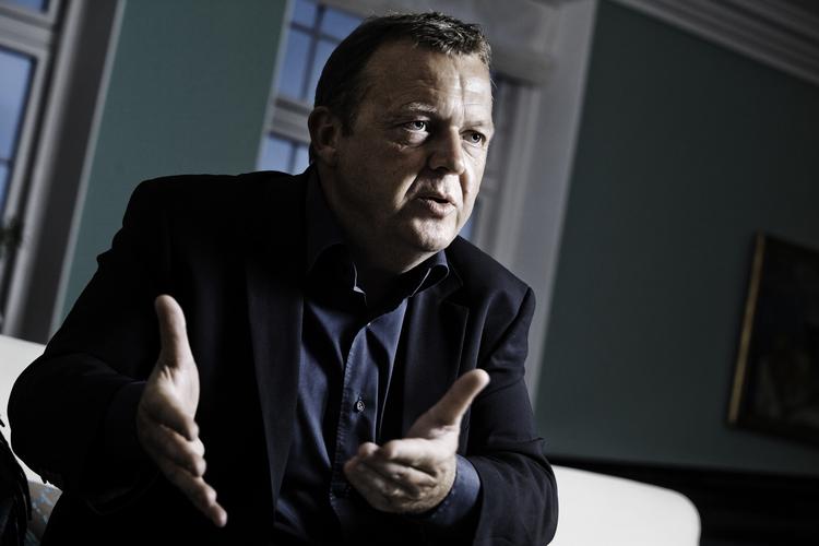 Afviser. Statsminister Lars Løkke Rasmussen (V) afviser at møde op til samråd i hele to udvalg i Folketinget for at forklare sin rolle i hospitalssagen. 