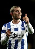Klubvalg. »Jeg vil vælge en klub, hvor der er store chancer for at komme til at spille. Men omvendt, hvis der kommer et tilbud fra en storklub, så er det svært at sige nej. Så vil jeg tage udfordringen op«, fortæller Absalonsen. 