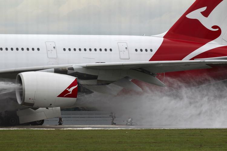 Nødlanding. 459 mennesker lagde deres skæbne i hænderne på piloten, da et passagerfly måtte nødlande i Singapore. 