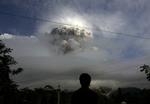 Vulkanen Merapi er stadig aktiv, og det vil den formentlig fortsætte med at være i flere uger frem, spår eksperter. 