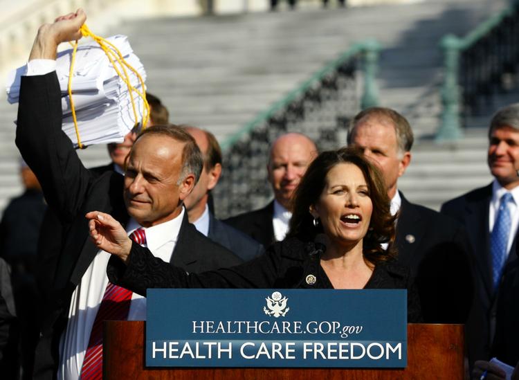 UDFORDRER. Michele Bachmann - her ved præsentationen af et konservativt alternativ til Obamas sundhedsreform - vil nu have en plads i partiledelsen. Arkivfoto. 