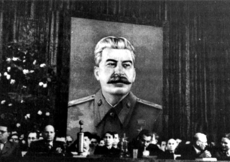 Storebror. Stalin fyldte meget - også på en forfatterkongres i Minsk i 1949. 