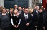 Regeringen. Kun 27 pct. af danskerne mener nu, at statsminister Lars Løkke Rasmussen (V) har et stærkt hold omkring sig. For halvandet år siden var tallet 55 pct. 
