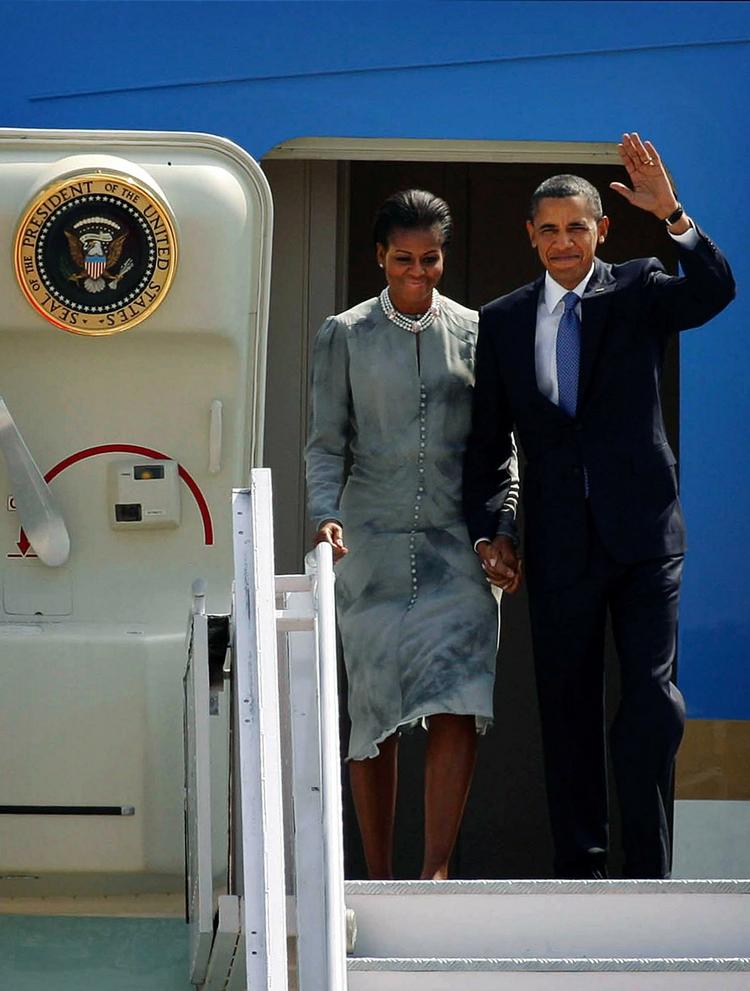 Barack Obama er ankommet til Mumbai i Indien sammen med sin hustru Michelle. Den amerikanske præsident er på en tidages rundtur i  Asien. 