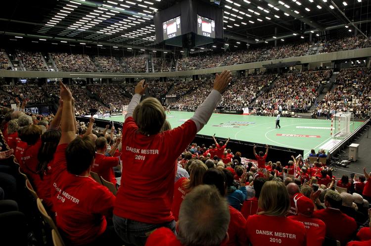 Udsolgt. Over 12.000 var på plads i den jyske Boxen-arena. 
