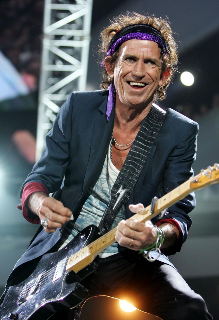 Junkie. »Jeg tror på en måde, at din personlighed, dit image, som det engang var kendt, er som en lænke. Folk tror stadig, at jeg er en forpulet junkie!«, siger Keith Richards om sit image. 