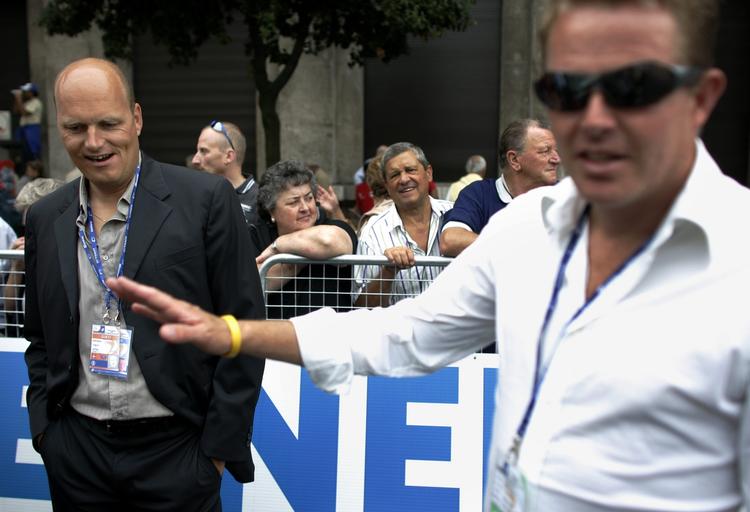 Bjarne Riis sammen med en anden af 90'ernes store danske ryttere, Rolf Sørensen under VM i Verona i 2004. 