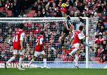 mål. Andy Carroll straffer Arsenal-målmandens dårlige fremløb mod en lang frisparksbold. 