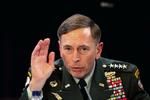 Generalen. Natos øverstkommanderende i Afghanistan, general David Patreaus, vil ifølge den britiske avis The Times præsentere Natos ledere for sin nye plan på et møde i Lissabon 19. november. 