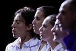 fokuseret. Italiens hold synger nationalsangen inden kampen mod USA. Fra venstre: Francesca Schiavone, Flavia Pennetta, Roberta Vinci, Sara Errani og holdkaptajn Corrado Barazzutti. 