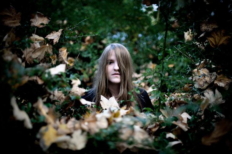 DYBET.  Helene Hegemann skriver med sprogligt overskud om Berlins undergrund. Måske når hun med tiden op i samme vægtklasse som Sara Stridsberg og Daniel Sjölin. 
