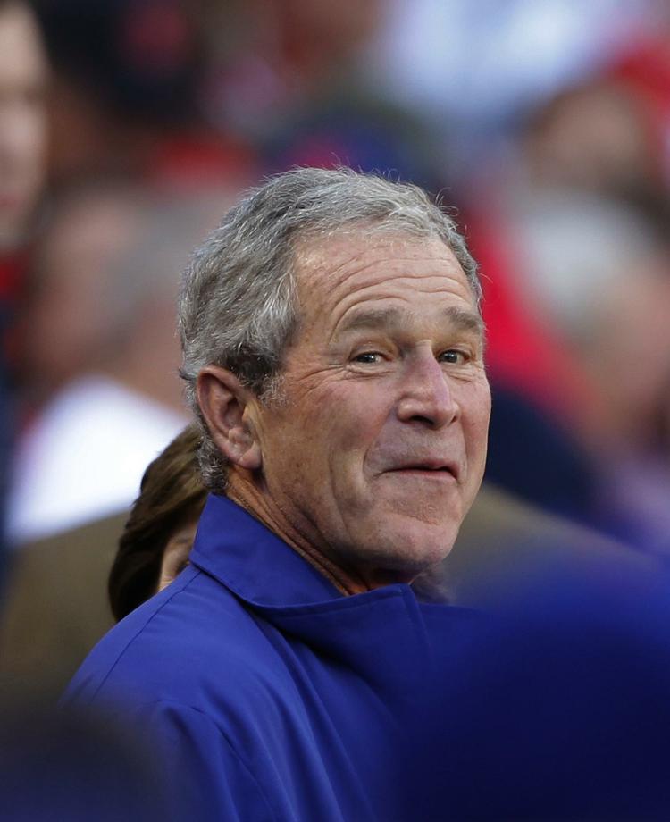 Den tidligere præsident forsvarer i et interview i The Times, at han tillod brugen af waterboarding (kontrolleret kvælning) mod terrormistænkte. Bush siger, at teknikken hindrede angreb mod Heathrow-lufthavnen og London-kvarteret Canary Wharf. 