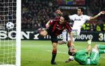 klassisk. Filippo Inzaghi kom på banen og scorede to mål for Milan i kampen mod Real Madrid. 