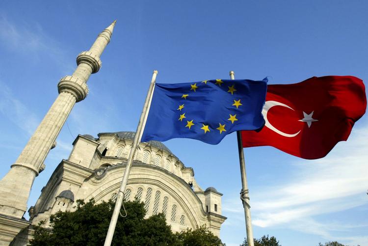 Rapport. Den årlige EU-rapport om medlemskabsforhandlinger er kommet ud. Tyrkiet får flere slag over nallerne for manglende pressefrihed, religionsfrihed og ytringsfrihed. 