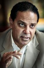 Sondring. Forfatteren Alaa al-Aswany er modstander af den israelske politik over for palæstinenserne - ikke af, at israelere skal kunne læse arabisk litteratur. Arkivfoto: Morten Langkilde 