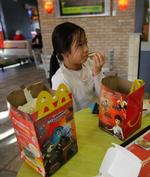 Forbudt. Legetøj i børnemenuer som i denne Happy-meal er fremover forbudt i San Francisco. 