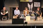 Gætværk. Mange af paneldebatterne på New Media Days var en sludder for en sladder. Her er det fra venstre Brian Cain, Zach Brand, Hugh Forrest og Steve Brand, der alle er store kanoner i film-, tv-, online- og reklamebranchen. De skulle tale om Transmedia, men kunne ikke rigtig selv finde på så mange gode eksempler. Men det bliver stort. Det var de enige om. 