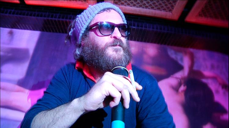 Joaquin Phoenix spiller rollen som Joaquin  Phoenix.  Foto: Angel Films 
