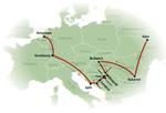 Europakortet.  Bogens 12 kapitler indledes med et  kort, der viser Geert Maks rejserute en bestemt måned i 1999. Hver rejse  dækker også et tiår i Europas historie  - her decemberrejsen over Balkan, der i bogen handler om 1989-1999. 