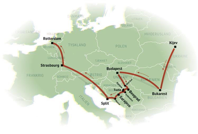 Europakortet.  Bogens 12 kapitler indledes med et  kort, der viser Geert Maks rejserute en bestemt måned i 1999. Hver rejse  dækker også et tiår i Europas historie  - her decemberrejsen over Balkan, der i bogen handler om 1989-1999. 