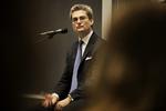 Udviklingsminister Søren Pind (V) og de andre, der har været udstyret med et såkaldt VIP-kort, kan ikke længere bruge kortet hos tøjfirmaet Sand. 