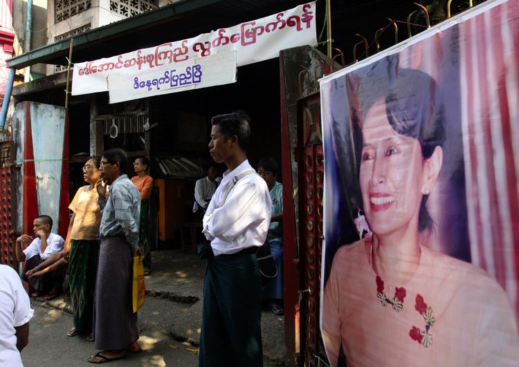 Frihed. Hvis alt går efter planen, så kan oppositionslederen i Myanmar Aung San Suu Kyi atter bevæge sig frit efter 18 måneders husarrest. 