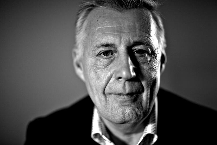 Øv. Nyrup burde vide bedre, siger Dam Kristensen om den tidligere statsministers udtalelser. 