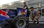 showdown. Mark Webber (t.h.) kan blive den første australske VM-vinder i 30 år. Alan Jones vandt i sin Williams-racer i 1980. 