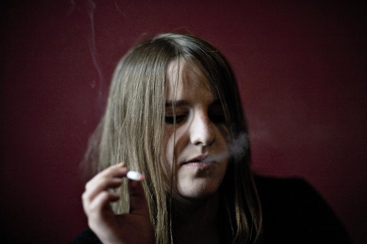 Berliner.  Helene Hegemann, der debuterede med 'Axolotl Roadkill' i år, har også lavet teater og en prisbelønnet film. Hun elsker det kreative miljø i Berlin og kunne »ikke bo andre steder«. 