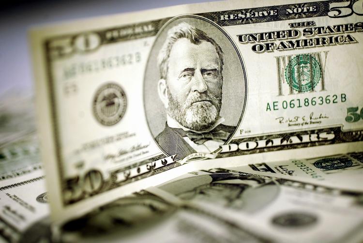 Dollars. Mht. at imødegå økonomiens tilstand, er der kun den amerikanske centralbank, der har mulighed for at lade seddelpressen rulle. 