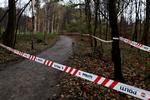 afspærring. Efter skuddramaet i Bernstorffparken blev dele af parken spærret af, så politiet kunne lede efter spor efter gerningsmanden. 