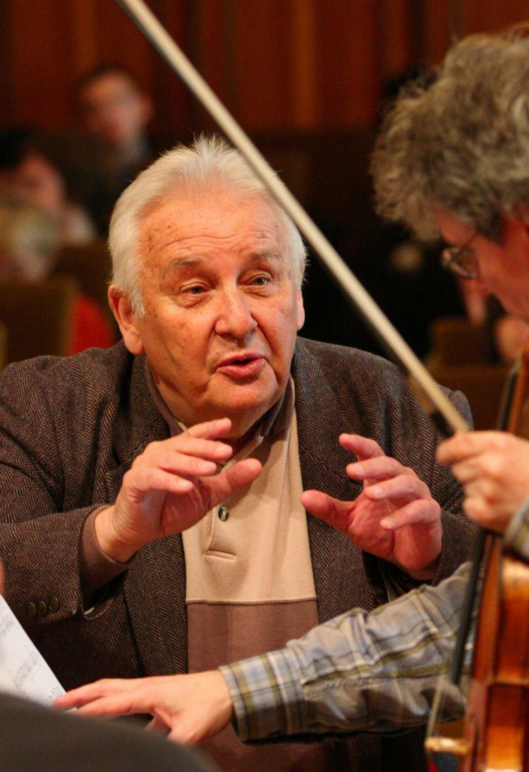 KOMPONIST. Henryk Gorecki øver med den amerikanske Kronos Kvartetten i 2007. Arkivfoto. 