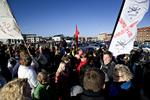Flere hundrede i demo mod giftafbrænding