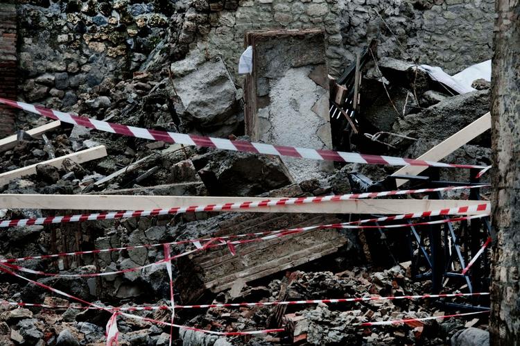 Kollaps. Dele af Pompei styrtede for nyligt sammen. Det har skabt usikkerhed om vedligeholdelsen af flere af Italiens kulturelle mindesmærker, og kulturministeren anklages nu for ikke at tage opgaven alvorligt. 