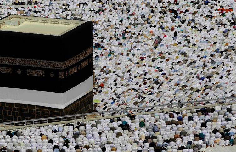Bøn. Over to mio. muslimer er i denne uge taget til Mekka for at deltage i den årlige pilgrimsfærd, haj. 