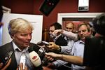 The LIberal Party MP Eyvind Vesselbo has put a temporary set of brakes on the government's foreign spouse immigration package. He is demanding that a draft agreement with the Danish People's Party should be discussed in the Parliamentary group prior to Liberal accession. Archive 
