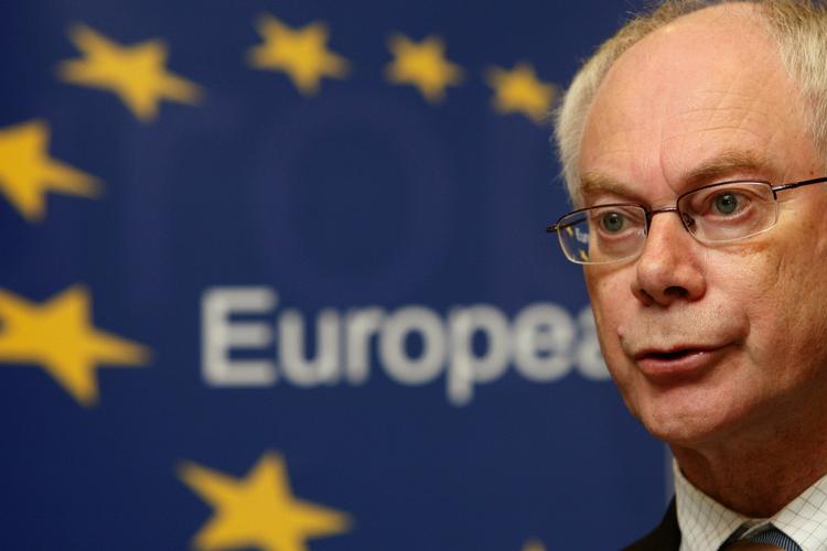 Advarsel. Hvis euroen ikke overlever, er det også slut for Den Europæiske Union, advarer Herman Van Rompuy. 