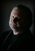 Prisvinder. I sine bedste øjeblikke skriver Jon Fosse stadig, så englene synger - i dette tilfælde dødsenglene med. 