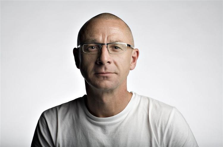 Per Theil vil gerne høre Andkjær og Plambeck læse op. Og gider også godt F.P. Jac og Rifbjerg. Men så er det også slut! 