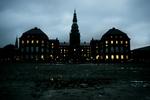 Stabilitet. Eller, ikke ligefrem, men de har da fået udrettet noget på Borgen, siden de trådte til i 2001 - regeringen og Dansk Folkeparti. 
