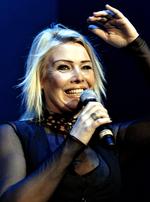 80'er-pop.  Kim Wilde til udsolgt Opera Ball i Frankfurt. 