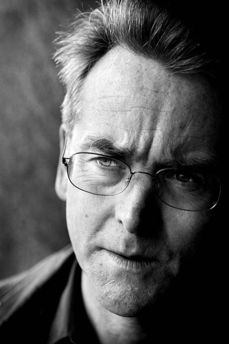 Hårdkogt. Gunnar Staalesen har skrevet endnu en fremragende krimi om Varg Veum, den gadesmarte ulv fra Bergen. 