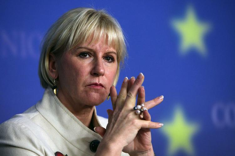 Wanted. Margot Wallström er ansvarlig for FN's indsats mod seksuel vold i konflikter, men det skal være slut, mener et flertal i en svensk meningsmåling. Hun skal hjem og styre det kriseramte socialdemokrati. 