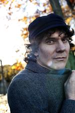 Håkan Hellström er blevet 36 år, og det 'fejrer' med et album, der katapulterer den folkekære popsanger ind i en anden kategori som kunstner. 