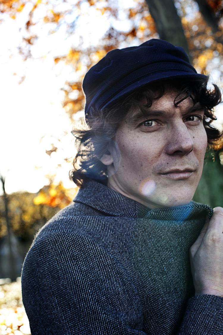 Håkan Hellström er blevet 36 år, og det 'fejrer' med et album, der katapulterer den folkekære popsanger ind i en anden kategori som kunstner. 