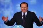 Den italienske premierminister Silvio Berlusconi betalte store pengesummer til den sicilianske mafia, mener dommere. 
