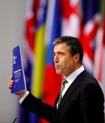 Strategisk. En stolt Anders Fogh Rasmussen, da han i går kunne præsentere Natos nye strategi. I dag er Afghanistan på dagsordenen på Nato-topmødet i Portugal. 