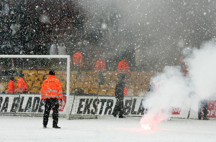 Aflysning. Sne og kulde har før krævet aflysninger i de danske ligaer. Nu er den gal igen. 