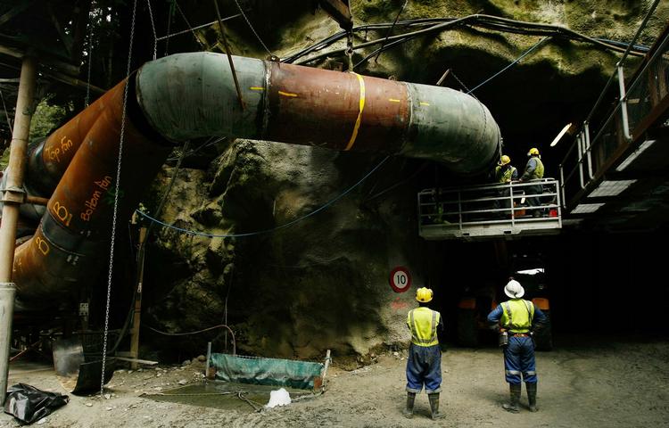 Fanget. 29 minearbejdere sidder fortsat fanget ca. 2 kilometer under jorden i New Zealand. 